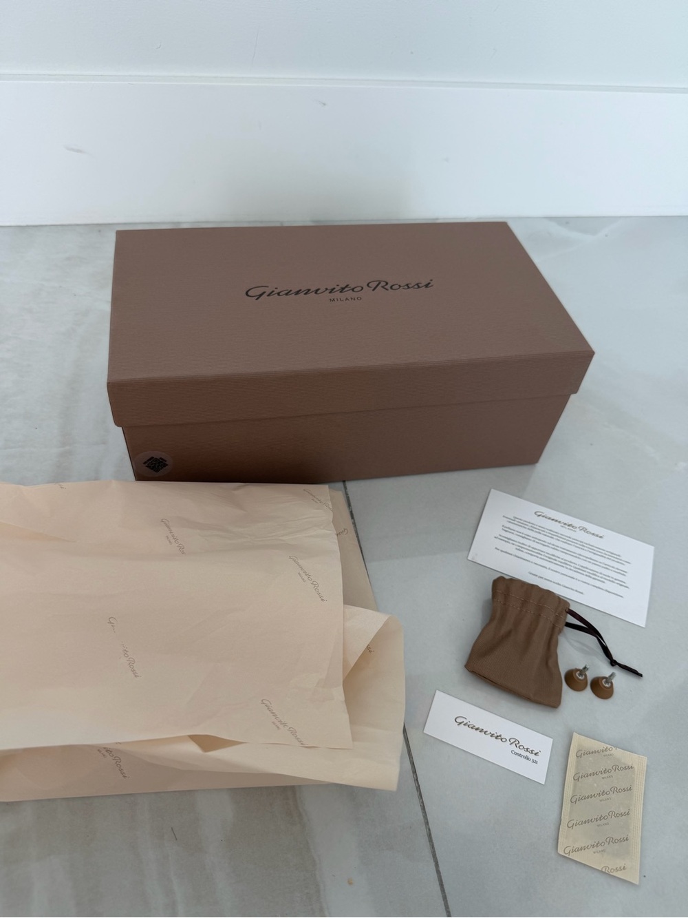 Gianvito Rossi Round Heel Replacements Pouch Shoebox Logo Tissue Paper Care Card